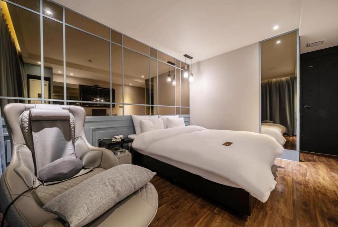 בוסאן Hotel French Code Myeongji מראה חיצוני תמונה