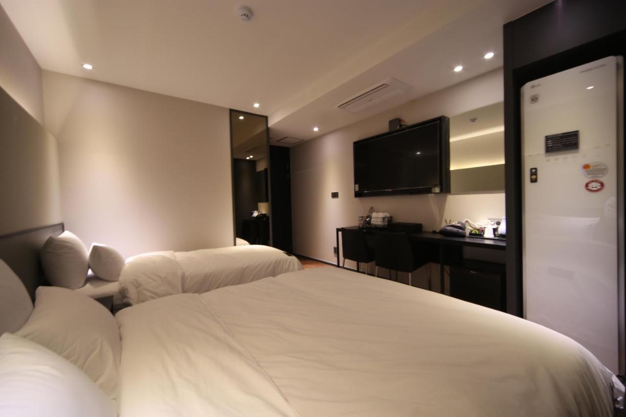בוסאן Hotel French Code Myeongji מראה חיצוני תמונה