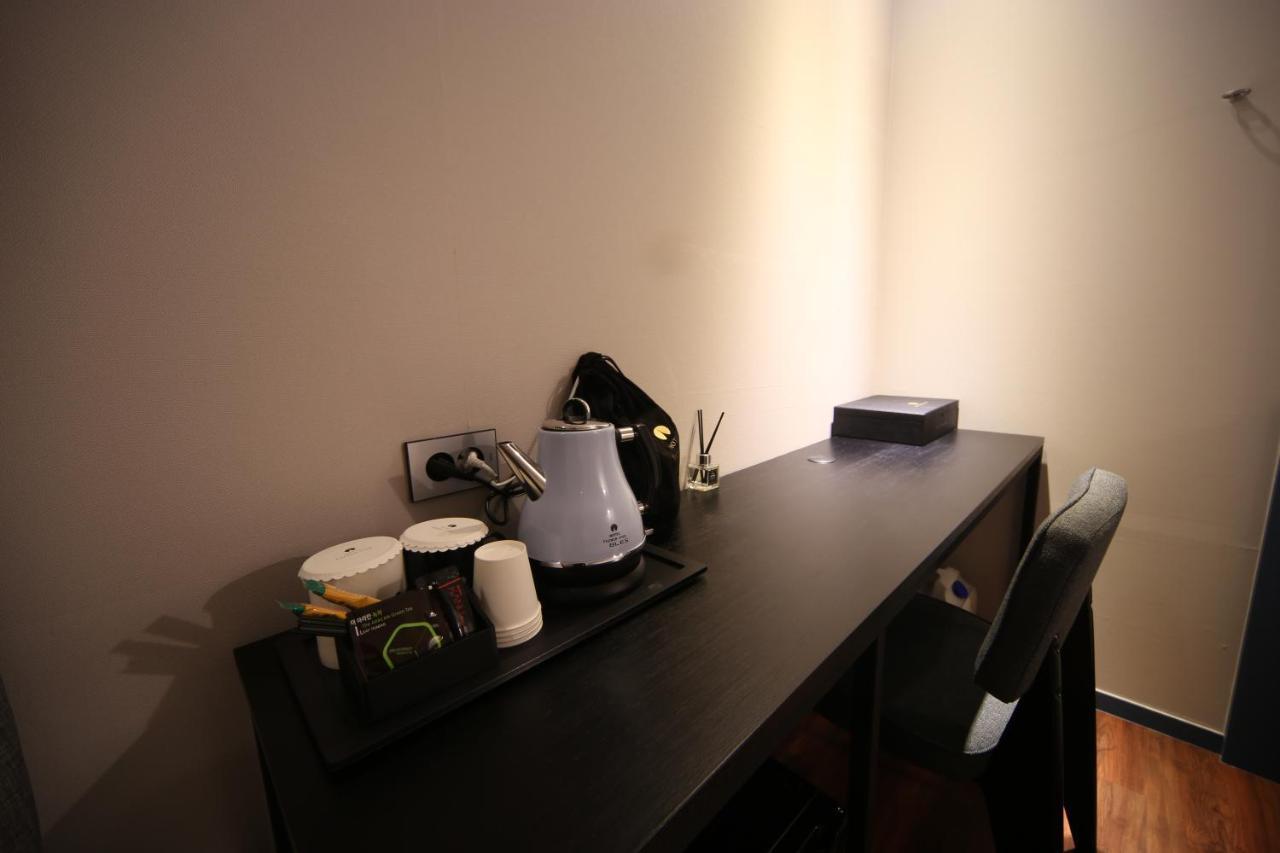 בוסאן Hotel French Code Myeongji מראה חיצוני תמונה